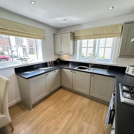 Seasalt - Part Of The The Bay Village With Pool, Gym And Direct Access, Pub, Restaurant, Tennis And Meadows Walks